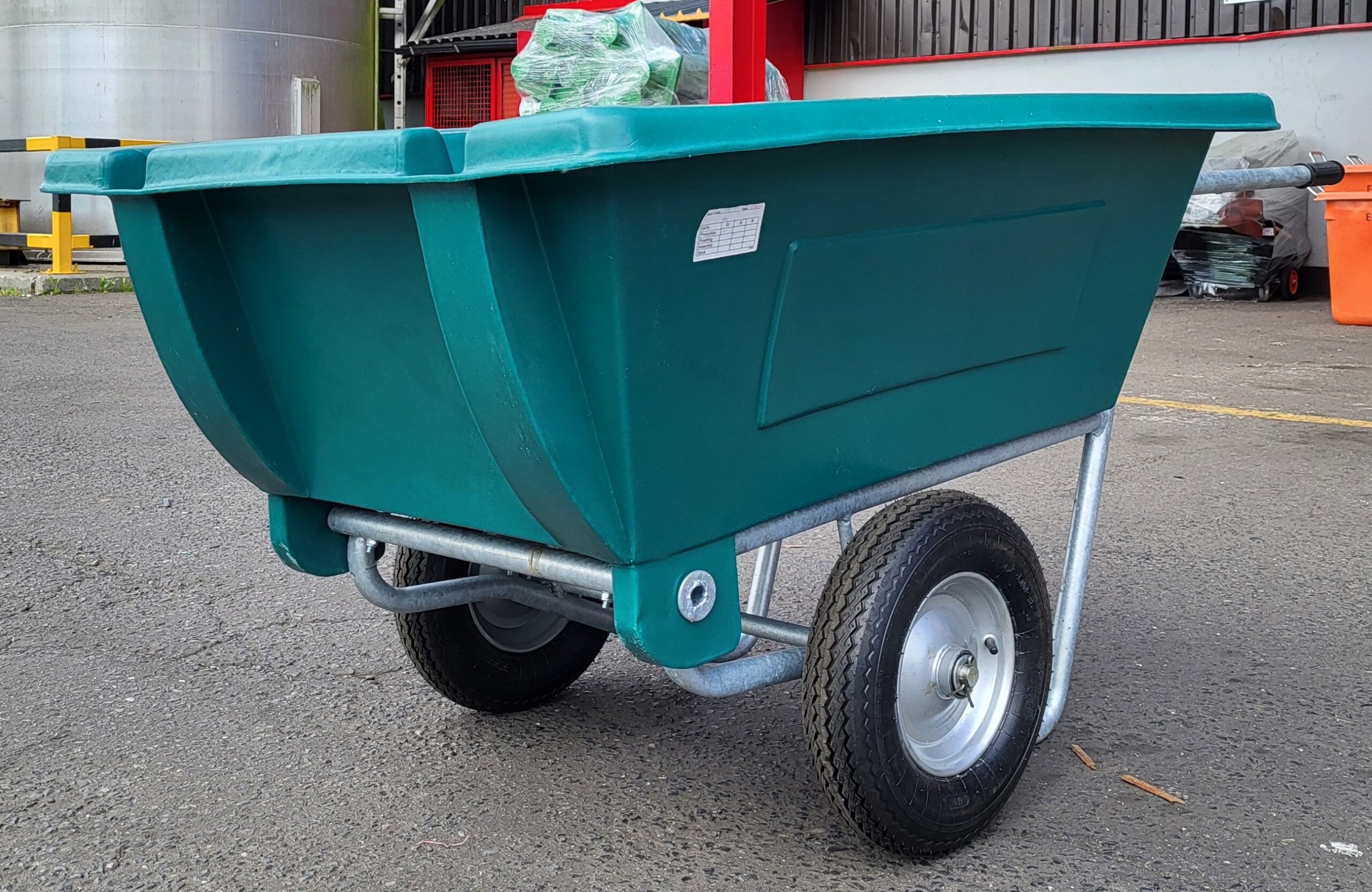 Sturdy Garden Tipping Wheelbarrow - Clearance